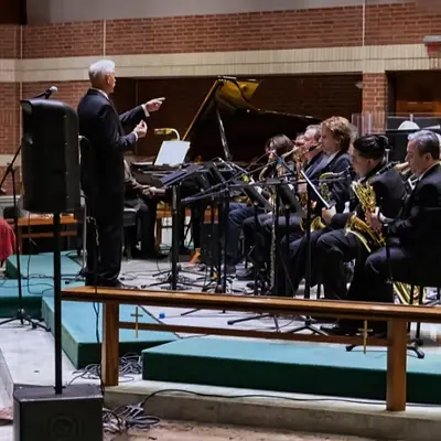 Dennis conducting the Kingwood Big Band